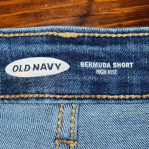 Old Navy Bermuda Short High Rise Jean Shorts Size 2 - Picture 4 of 8